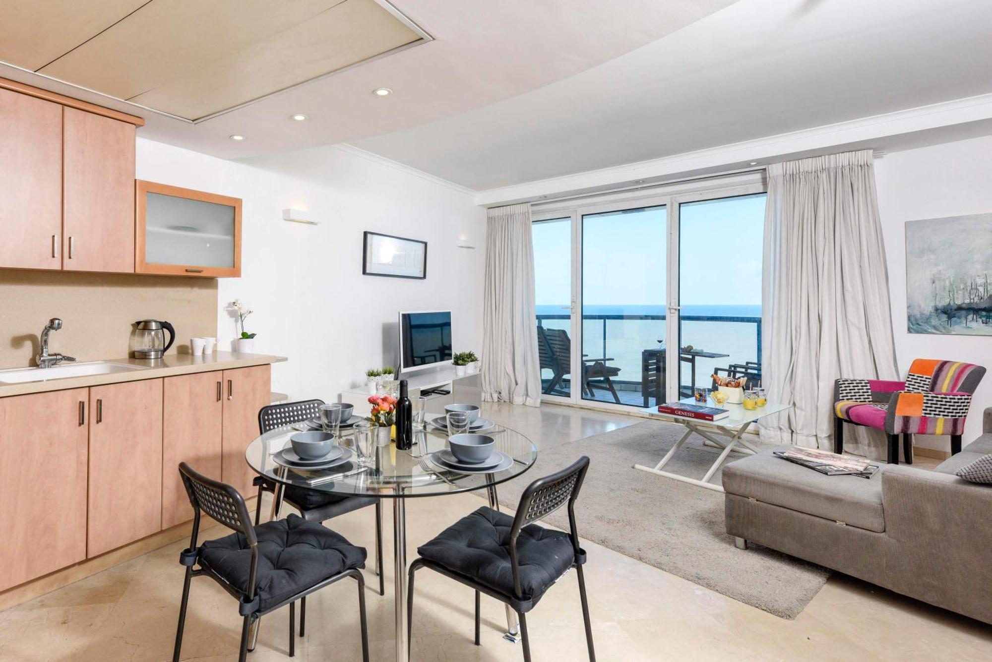 Superb Beachfront Apartments With Shelter By Sea N' Rent Tel-Aviv Kültér fotó