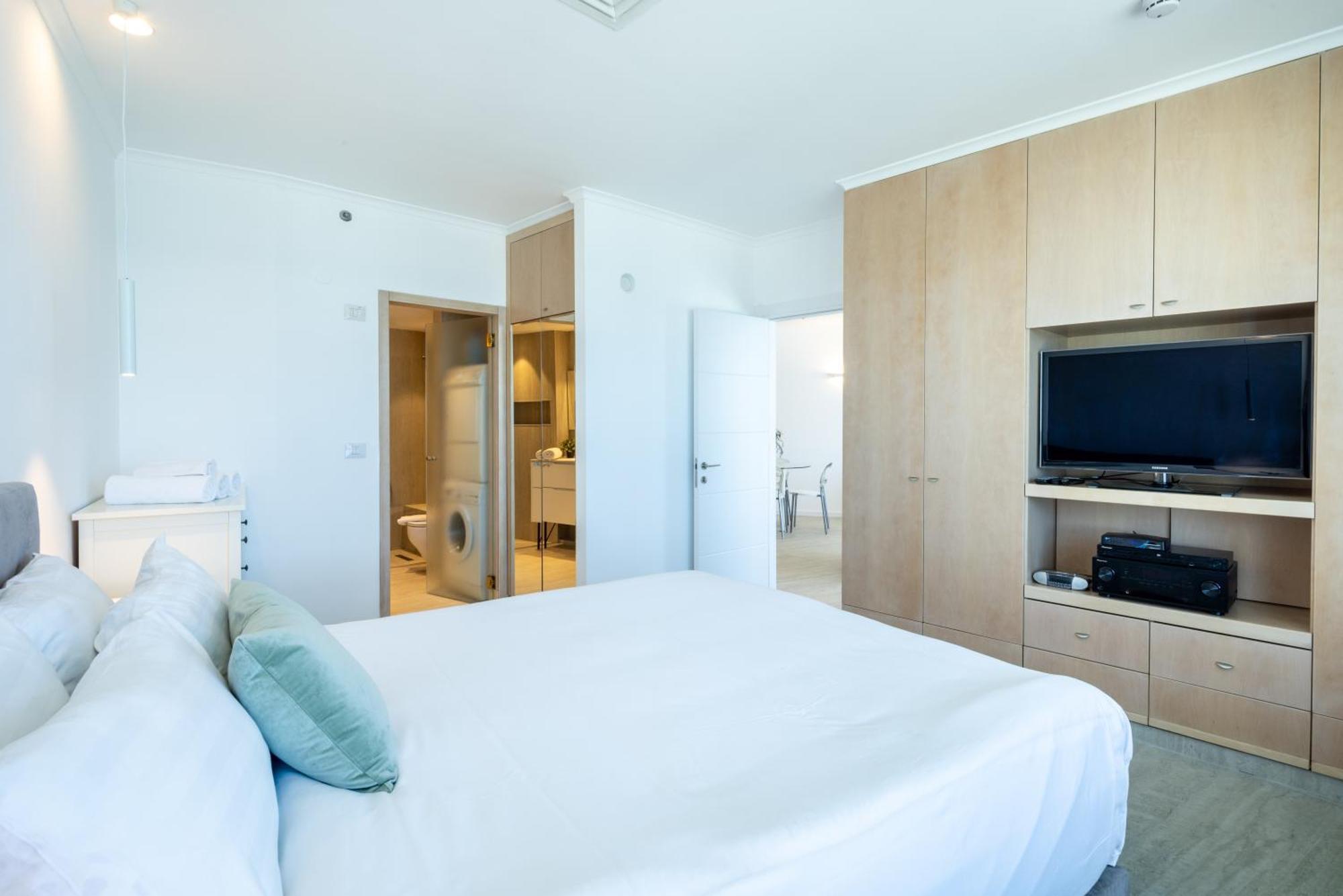 Superb Beachfront Apartments With Shelter By Sea N' Rent Tel-Aviv Kültér fotó