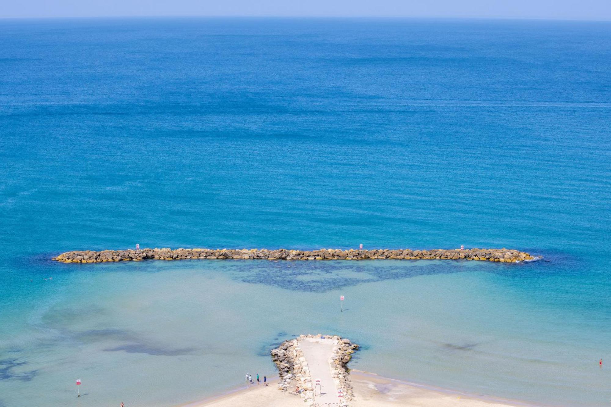 Superb Beachfront Apartments With Shelter By Sea N' Rent Tel-Aviv Kültér fotó